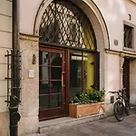 Here * Krakkó