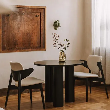 Here Apartment *